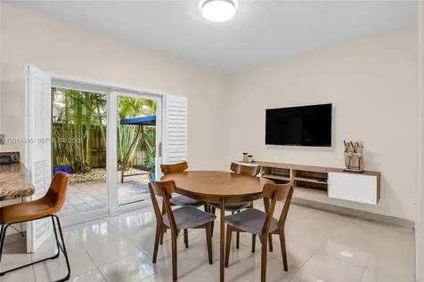 9904 SW 117th Place Miami FL 33186