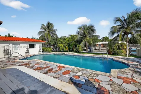 2095 Keystone Boulevard North Miami FL 33181