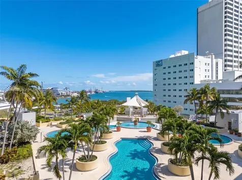 253 NE 2nd Street Miami FL 33132