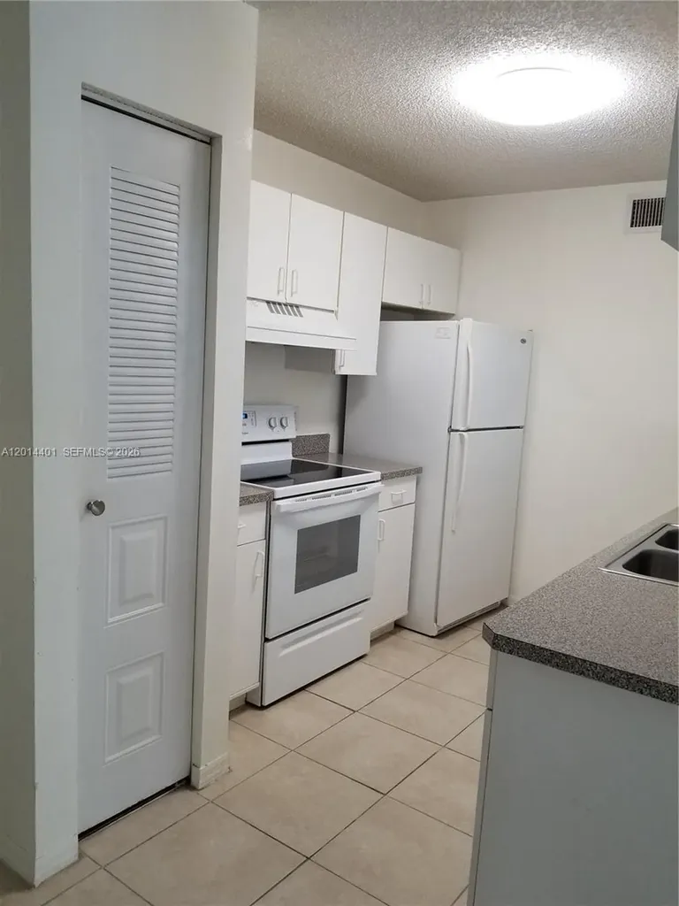 470 S Park Road Hollywood FL 33021
