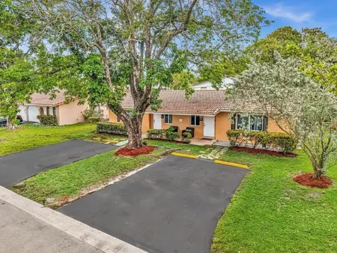 3691 NW 78th Lane Coral Springs FL 33065