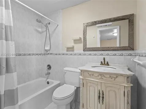 9 E 4th Street Hialeah FL 33010