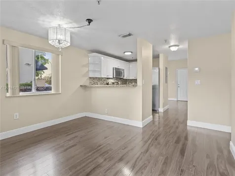 9 E 4th Street Hialeah FL 33010