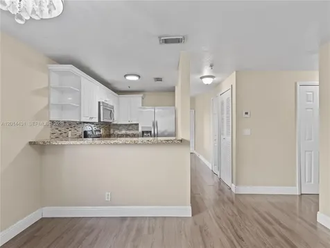 9 E 4th Street Hialeah FL 33010