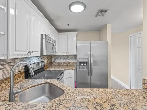 9 E 4th Street Hialeah FL 33010