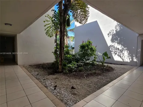 7477 SW 82nd Street Miami FL 33143