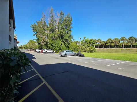 7477 SW 82nd Street Miami FL 33143