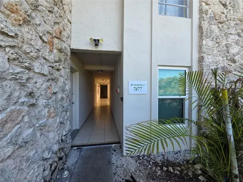7477 SW 82nd Street Miami FL 33143