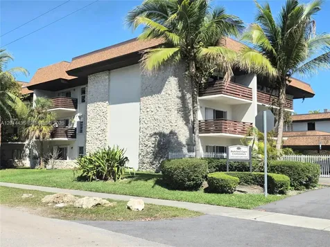 7477 SW 82nd Street Miami FL 33143