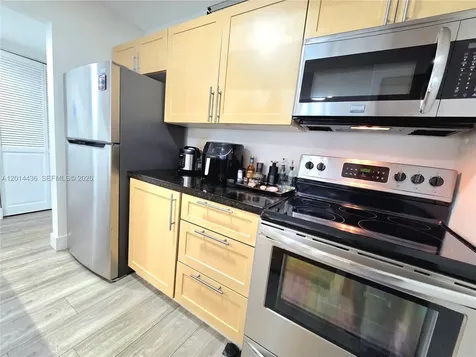 7477 SW 82nd Street Miami FL 33143