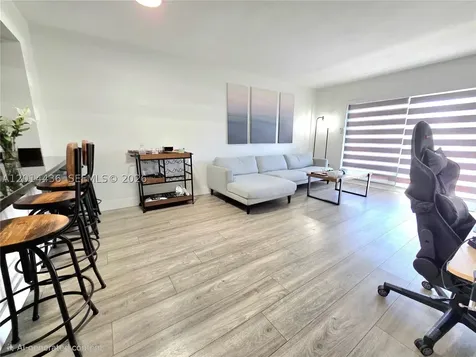7477 SW 82nd Street Miami FL 33143