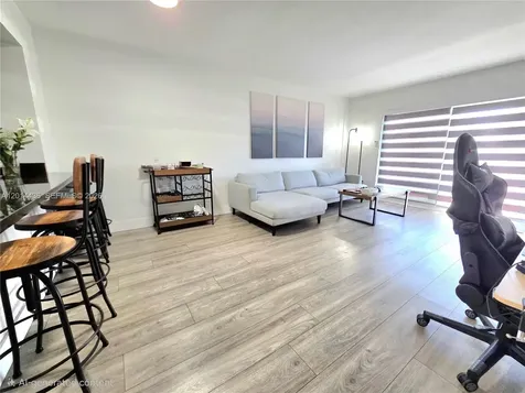 7477 SW 82nd Street Miami FL 33143