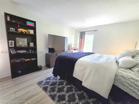 7477 SW 82nd Street Miami FL 33143