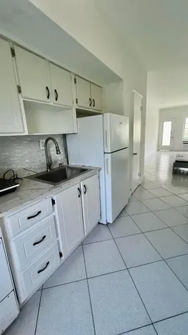 6490 Collins Avenue Miami Beach FL 33141