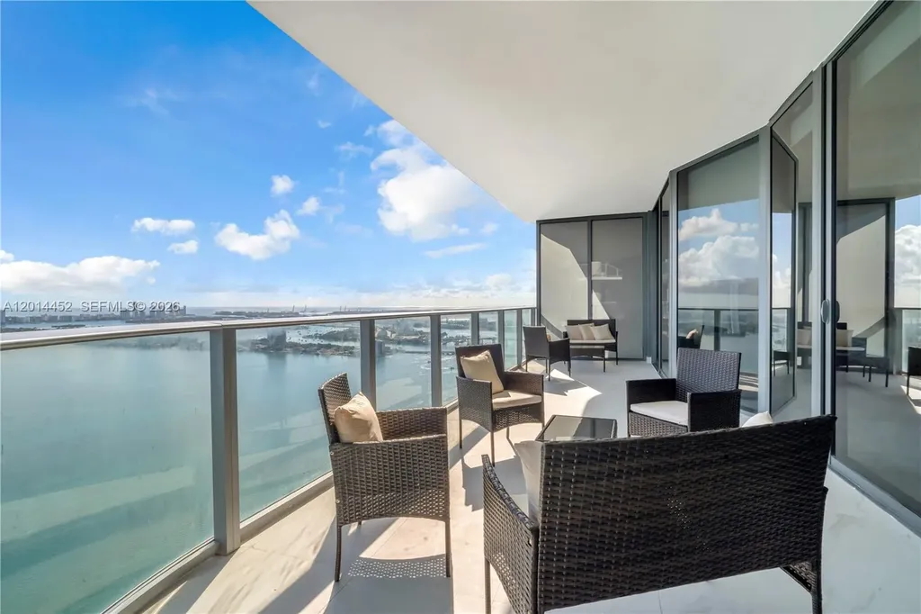 24TH Street Street 700 NE Miami FL 33137