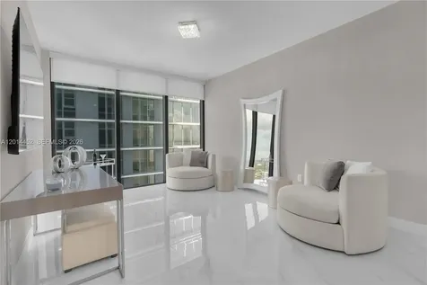 24TH Street Street 700 NE Miami FL 33137