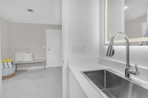 24TH Street Street 700 NE Miami FL 33137