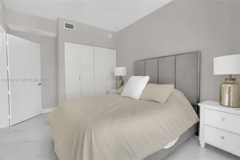 24TH Street Street 700 NE Miami FL 33137