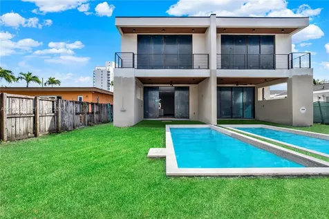 1501 SW 21st Street Miami FL 33145