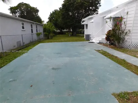 2230 NW 58th Street Miami FL 33142