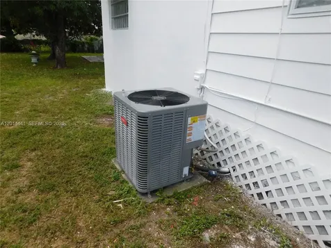 2230 NW 58th Street Miami FL 33142
