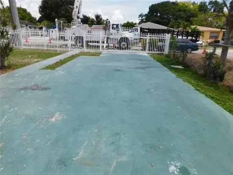 2230 NW 58th Street Miami FL 33142