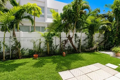 1900 NE 8th Court Fort Lauderdale FL 33304