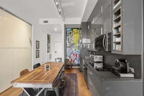 2001 Meridian Avenue Miami Beach FL 33139
