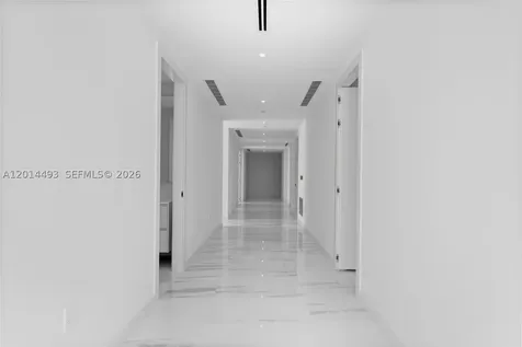 300 Biscayne Blvd Way Miami FL 33131