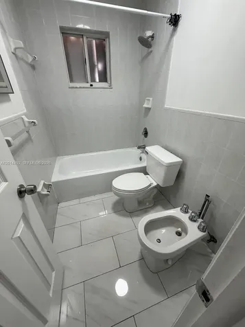 2212 W 74th Street Hialeah FL 33016