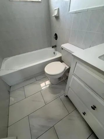 2212 W 74th Street Hialeah FL 33016