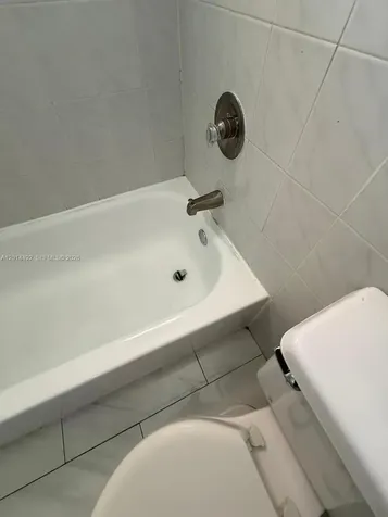 2212 W 74th Street Hialeah FL 33016