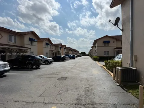 2212 W 74th Street Hialeah FL 33016
