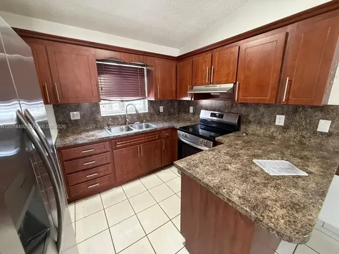 2212 W 74th Street Hialeah FL 33016