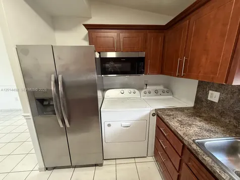 2212 W 74th Street Hialeah FL 33016
