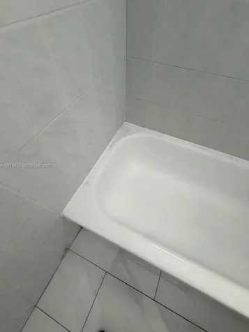2212 W 74th Street Hialeah FL 33016
