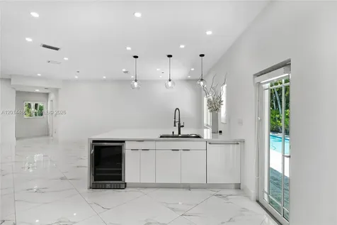 711 Sunset Drive Coral Gables FL 33143