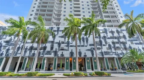 185 SE 14th Terrace Miami FL 33131