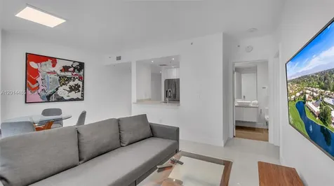 185 SE 14th Terrace Miami FL 33131