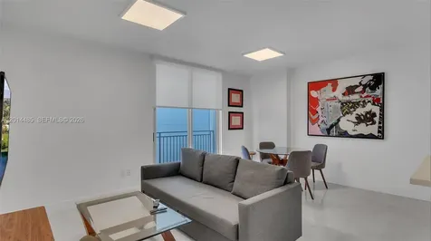 185 SE 14th Terrace Miami FL 33131