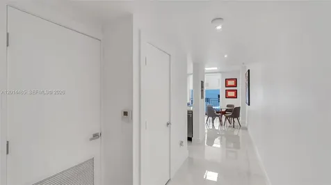 185 SE 14th Terrace Miami FL 33131