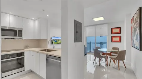 185 SE 14th Terrace Miami FL 33131