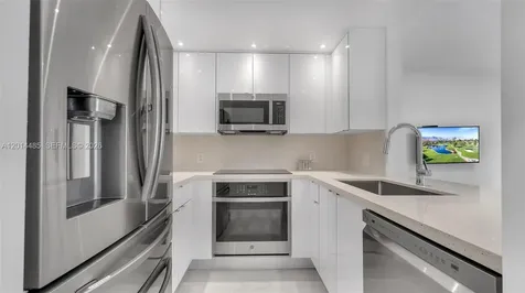 185 SE 14th Terrace Miami FL 33131