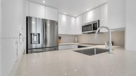 185 SE 14th Terrace Miami FL 33131