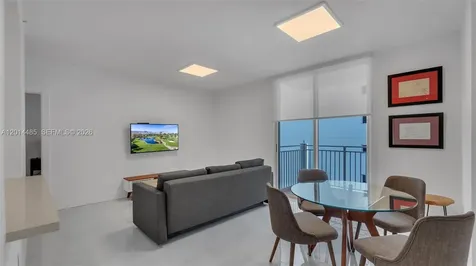185 SE 14th Terrace Miami FL 33131