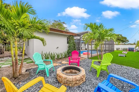 1111 NW 70th Terrace Plantation FL 33313