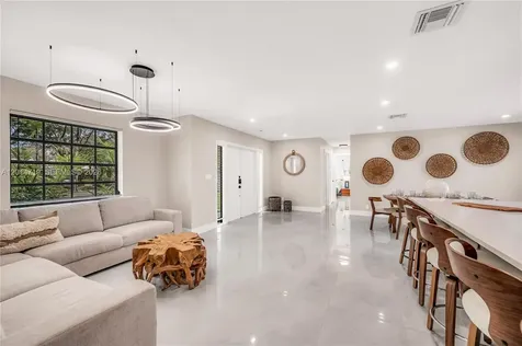 1111 NW 70th Terrace Plantation FL 33313