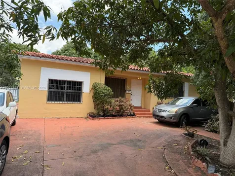 385 NE 129th Street North Miami FL 33161