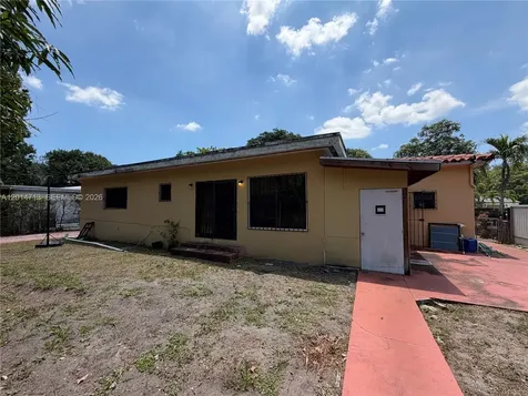 385 NE 129th Street North Miami FL 33161