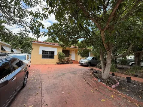 385 NE 129th Street North Miami FL 33161